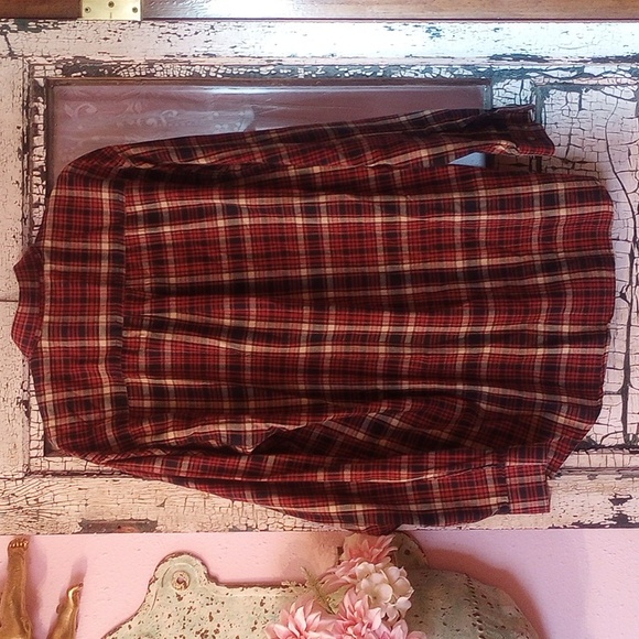 Cinch Button down - Picture 3 of 3